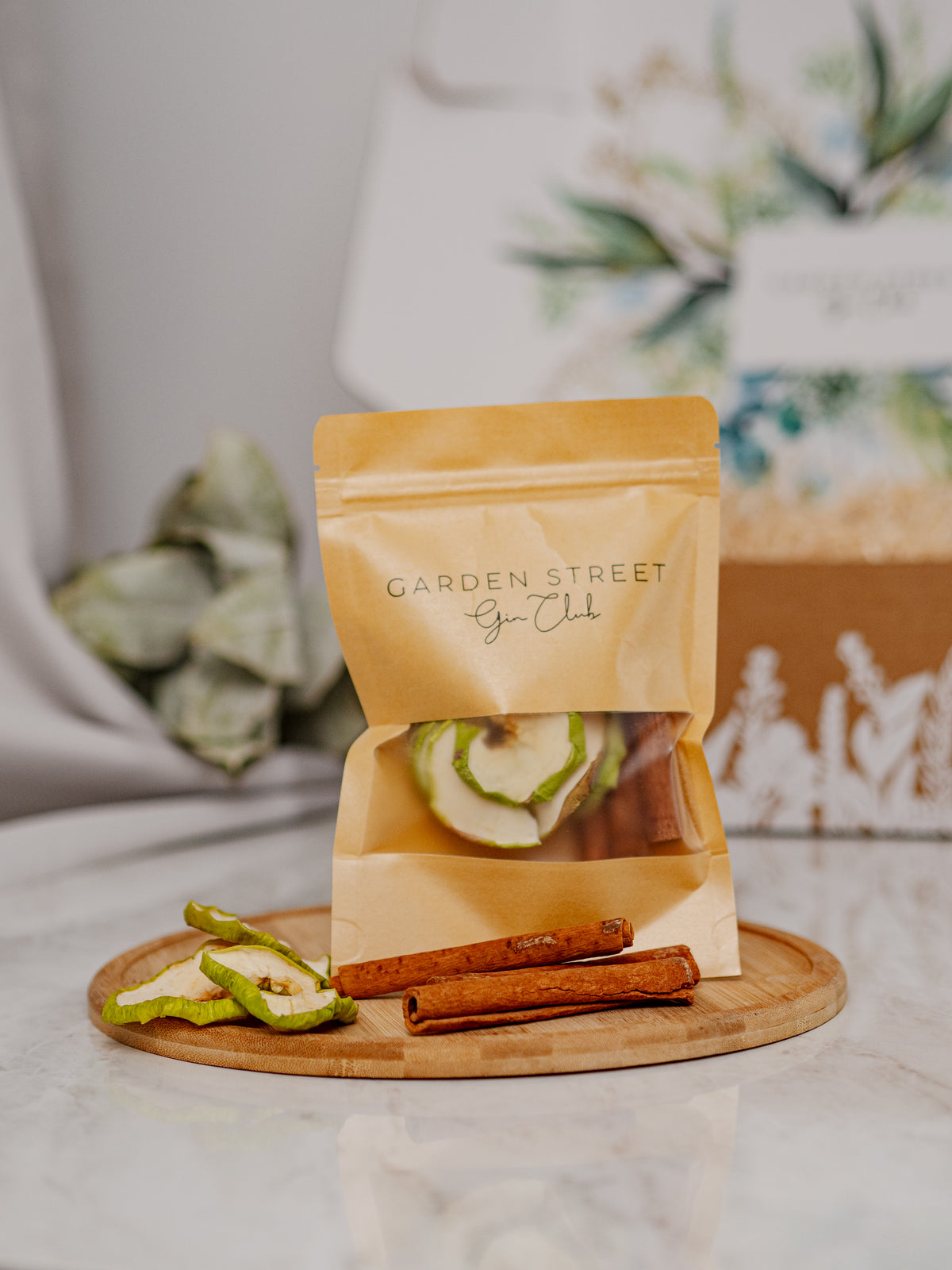 Dehydrated Green Apple & Cinnamon Garnish (50g)